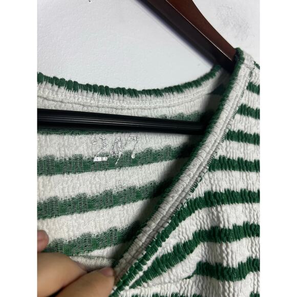 Maurice’s 24/7 Clara Jacquard Striped Short Sleeve Tee Size Large - Picture 4 of 5